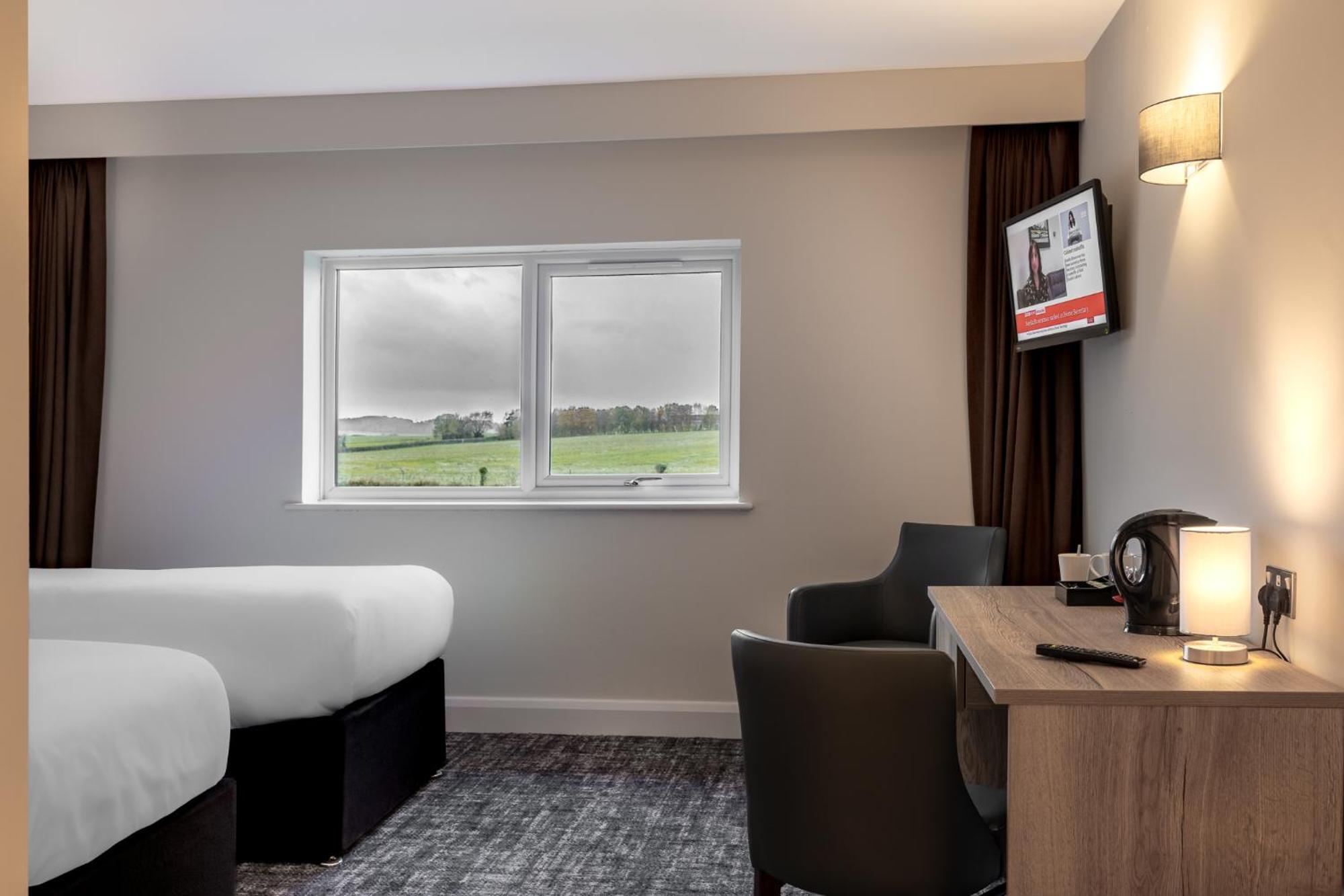 The Stones Hotel Salisbury Extérieur photo