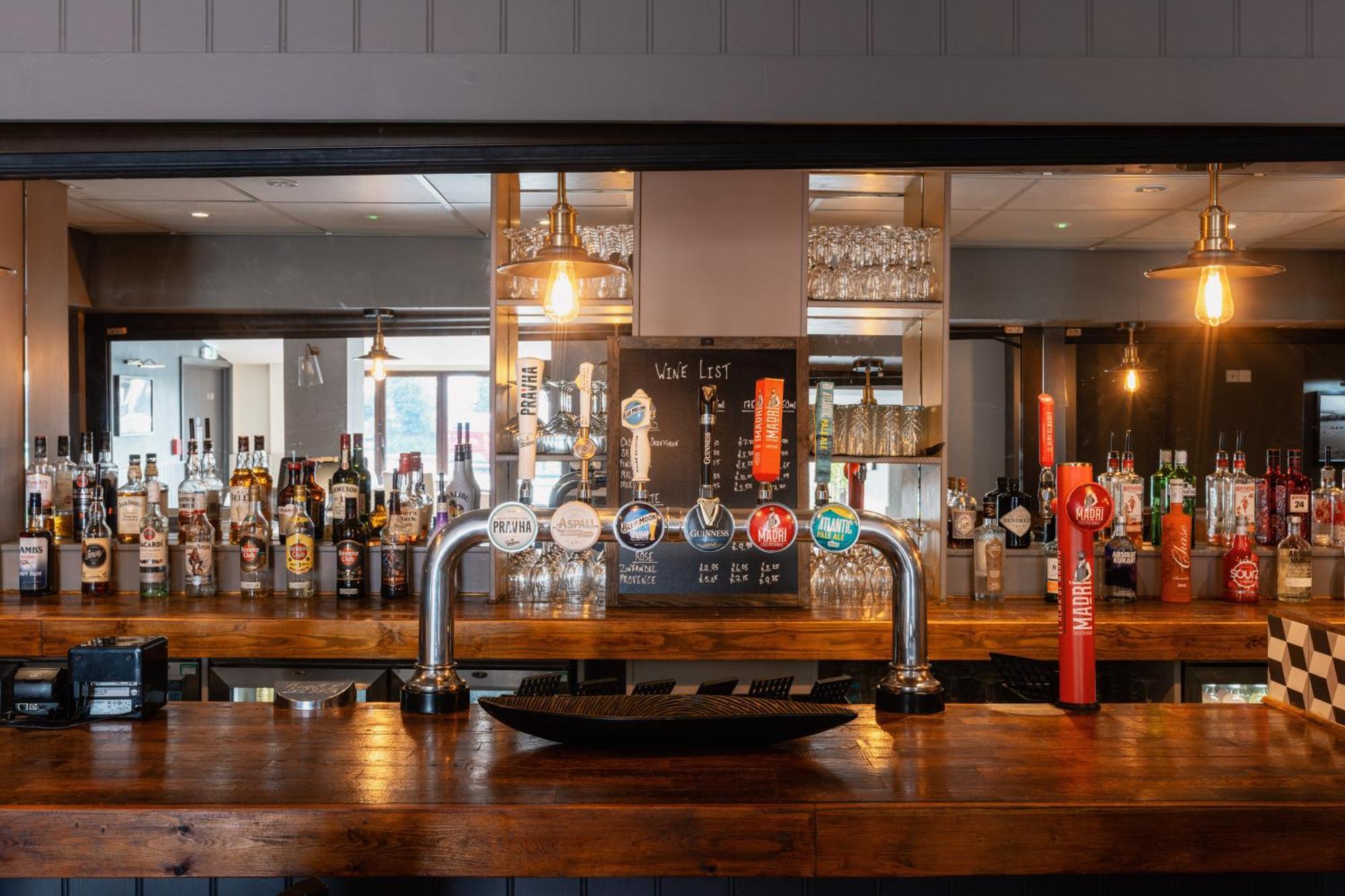 The Stones Hotel Salisbury Extérieur photo